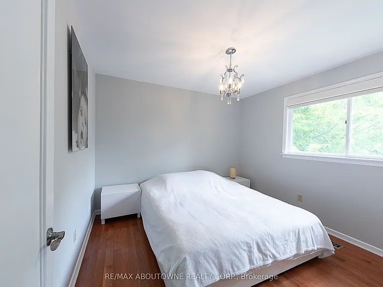 1290 Braeside Dr — Photo 29