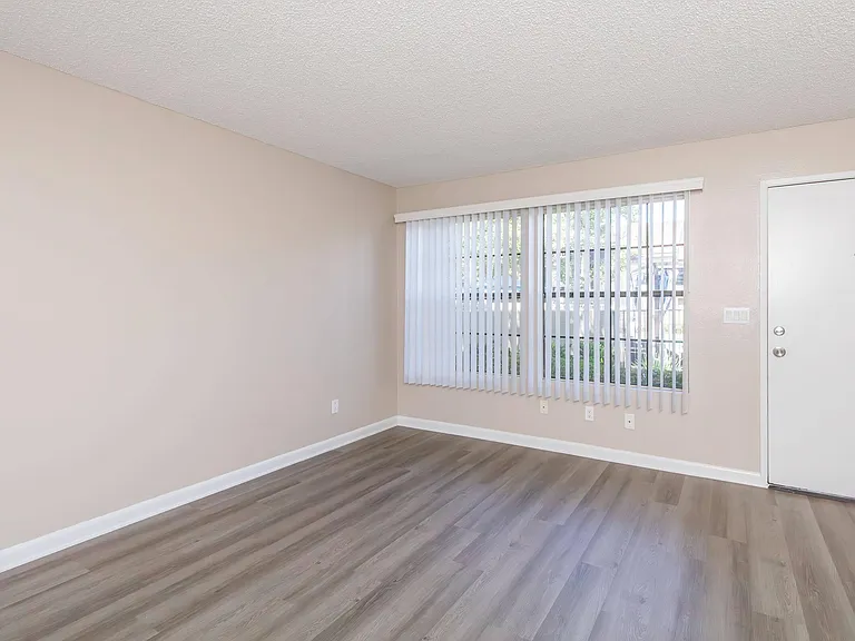 Oak Tree Court Apartment Homes — Photo 54