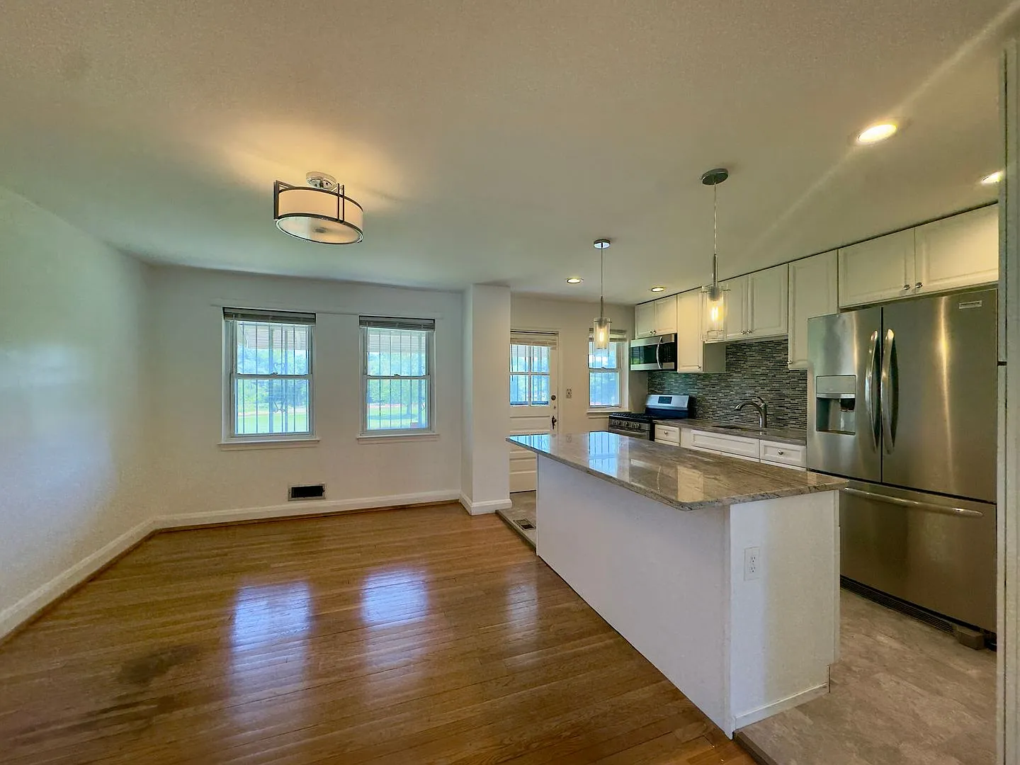 Charming 3 Bedroom/2 Bathroom Townhome in Loch Raven, MD! — Photo 4
