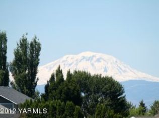 700 Roza Dr, Zillah, WA 98953