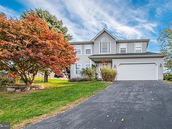 2nd image of 407 Tamarack Cir