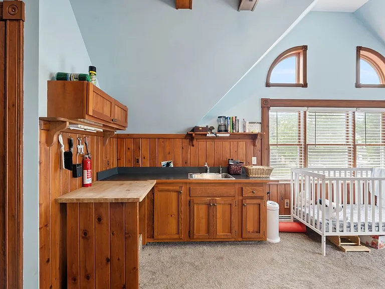 74 Shethar St #UPPER STUDIO — Photo 4