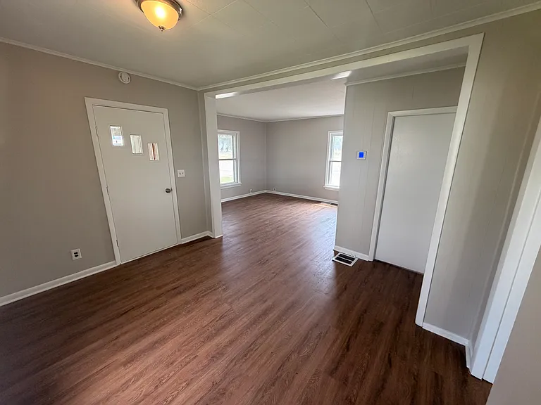 42 Webber Ave — Photo 8