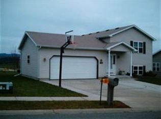 829 Parkside Ave, Baraboo, WI 53913