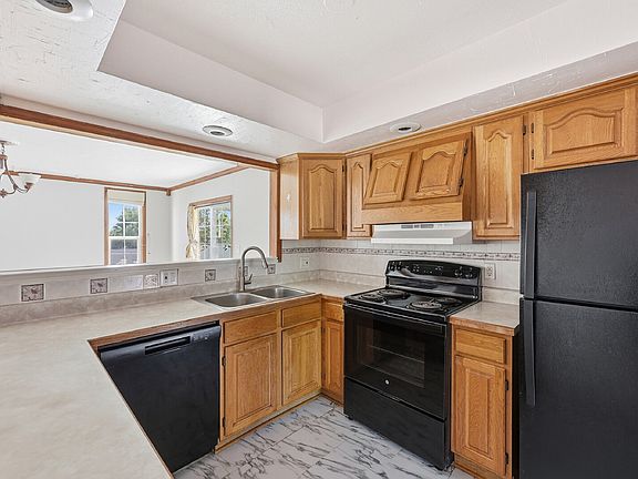 5th image of 7240 Shawnee Way