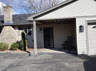 160 Hawthorne Dr, North Benton, OH