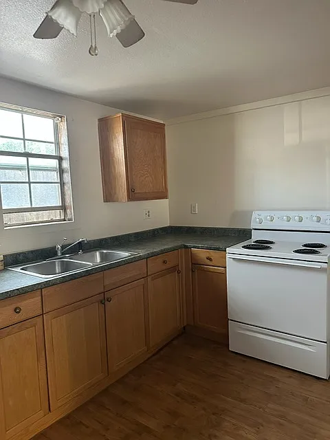 2 bed, 925 sqft, $1,400 — Photo 4