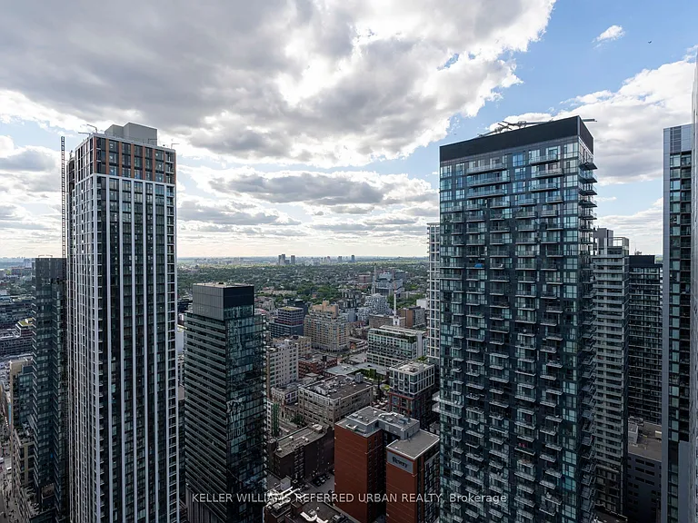 125 Blue Jays Way #4707 — Photo 30