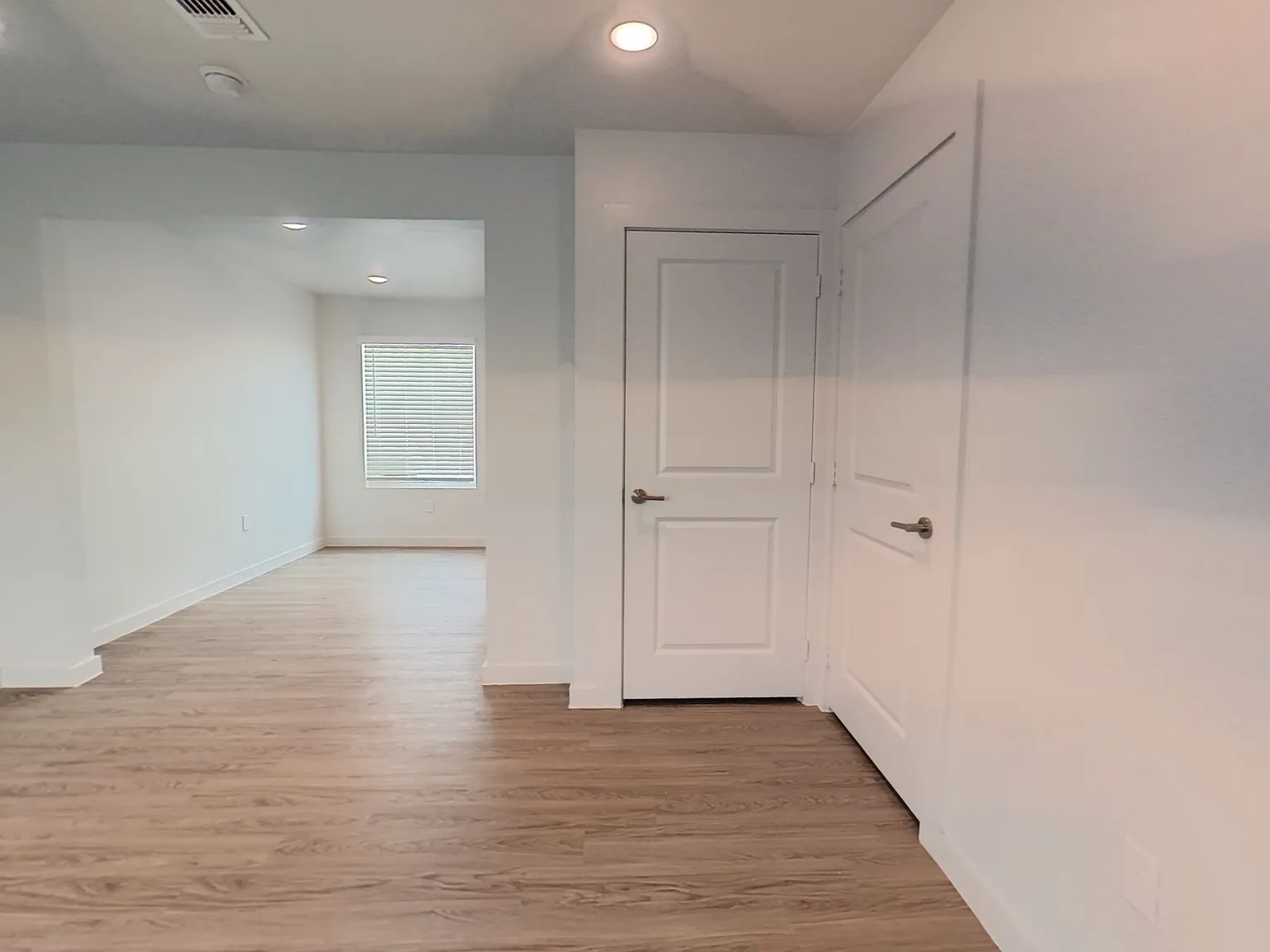 Sabine Apartments — Photo 3