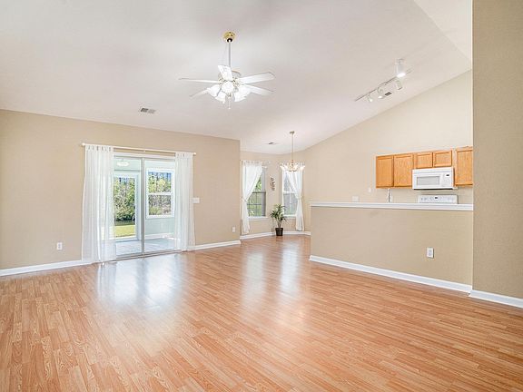 2nd image of 946 Wyndfall Dr.