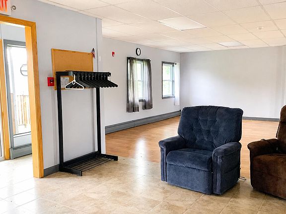 5th image of 33 Davis Street