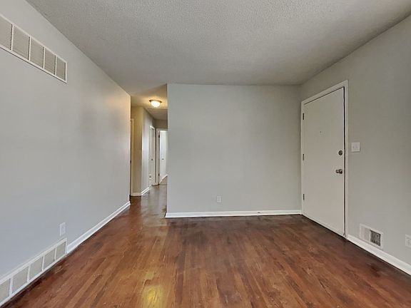 3rd image of 6607 N Indiana Ave