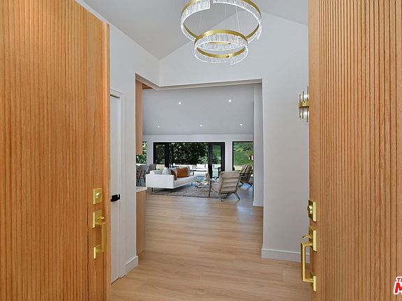 4th image of 26065 Farmfield Rd