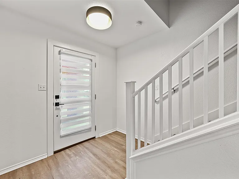 2217 Riker Ridge Trl — Photo 5