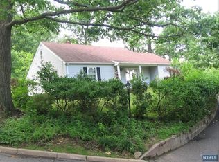 180 Central Ave, North Haledon, NJ 07508