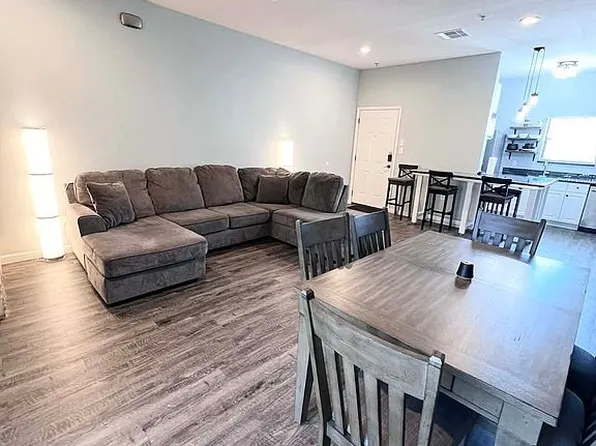 12446 Starcrest Dr APT 209, San Antonio, TX 78216