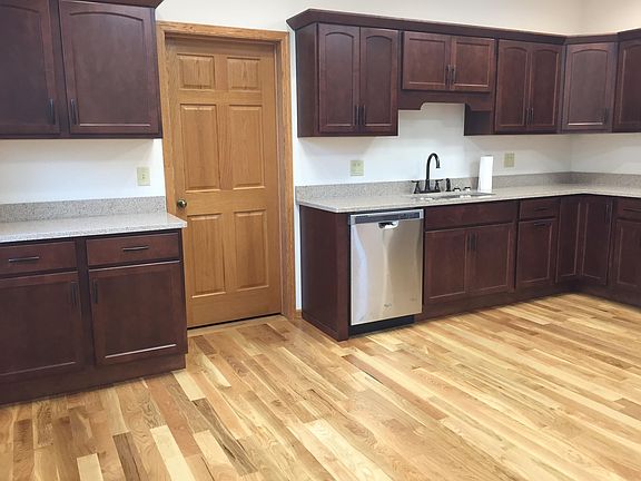 3rd image of 760 S Broadway St APT B