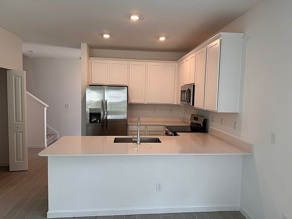 3rd image of 318 Belfort Ct