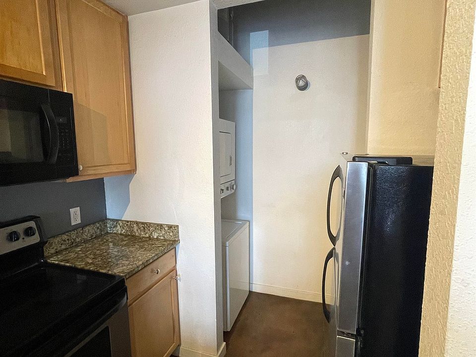 1st image of 420 N Adams St Unit 303