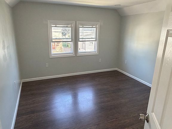 3rd image of 1102 Drake Ave #2