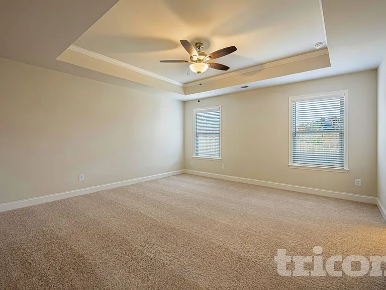 431 Curlin Ct — Photo 11