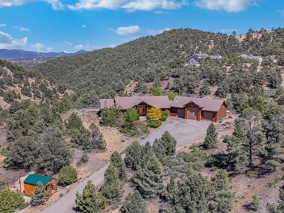 2nd image of 400 Panamint Rd