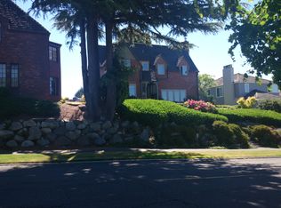 2522 W Viewmont Way W, Seattle, WA 98199