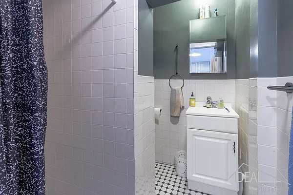 Rented by Ideal Properties Group | media 7