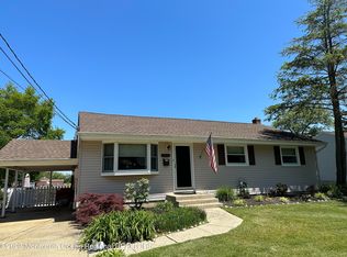 283 Edgemoor Rd, Belford, NJ 07718