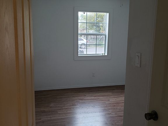 4th image of 309 N Juanita St