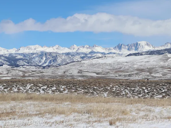 56 Big Loop Rd, Pinedale, WY 82941