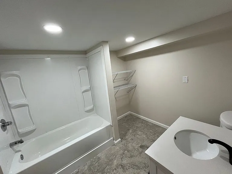 442 Royal Pines Dr — Photo 5