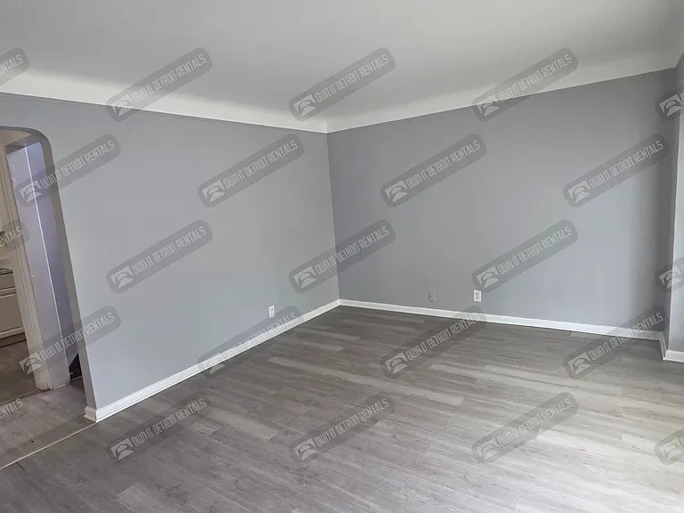 19759 McCormick St — Photo 5