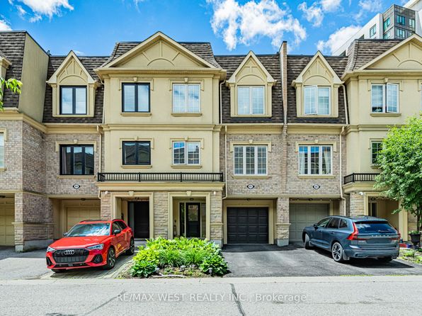 1250 Saint Martins Dr #85, Pickering, ON L1W 0A2