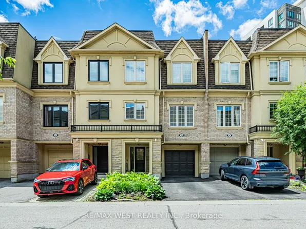1250 Saint Martins Dr #85, Pickering, ON L1W 0A2