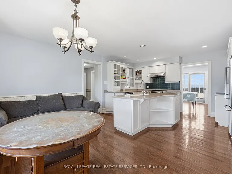 8 Lakeshore Dr — Photo 13