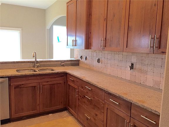 5th image of 2310 Brook Ln