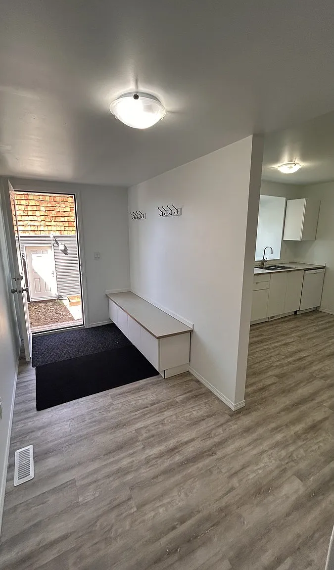 SF231 Newton Duplex for Rent | 3-Bed Basement Suite + Garage | 11354 53 St NW Edmonton | 1 Month ... — Photo 2