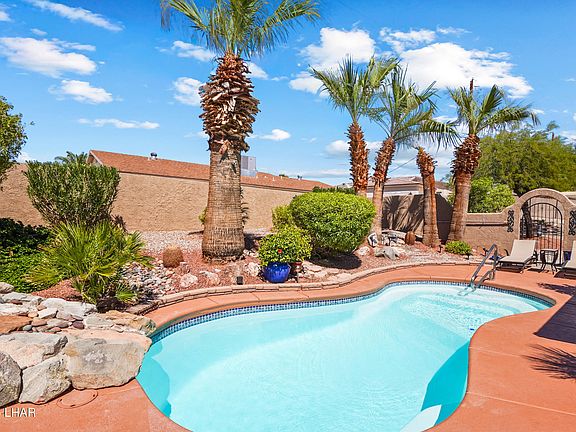 3rd image of 2955 Green Acres Dr