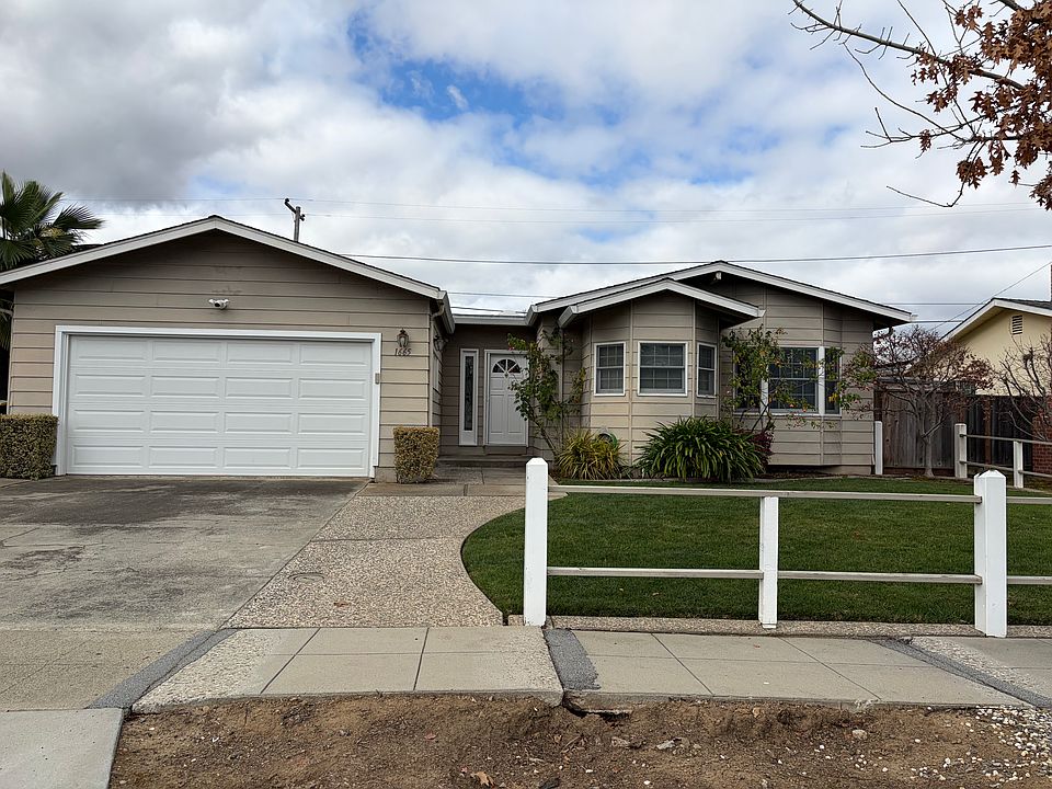 1st image of 1665 Meadowlark Ln