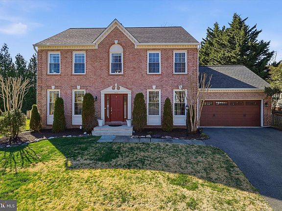 3rd image of 314 Orchard Ct NW