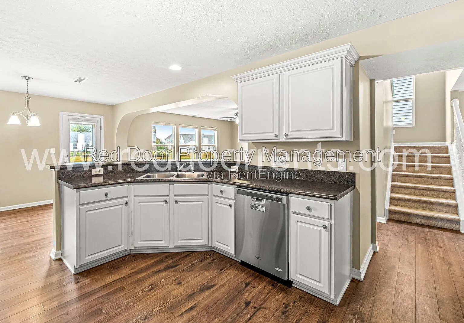 3 bed, 2.5 bath, 2130 sqft, $2,300 — Photo 4