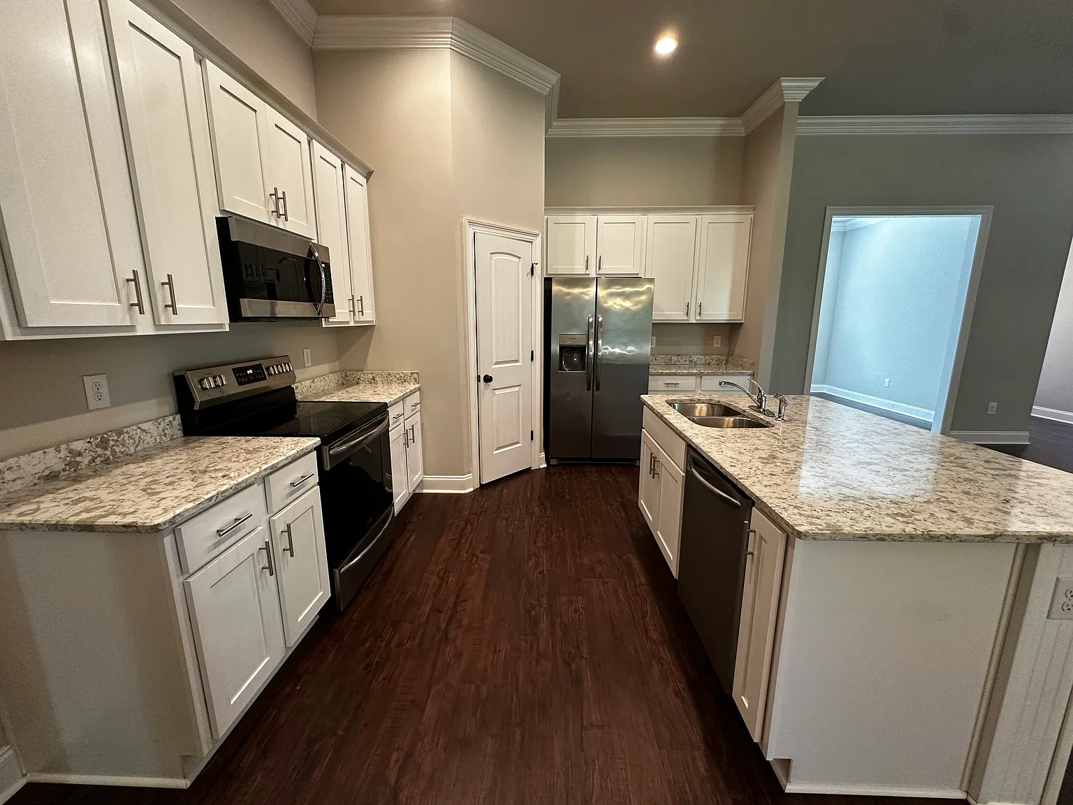 Available Now! 3 Bed 2 Bath In Fairhope! — Photo 4