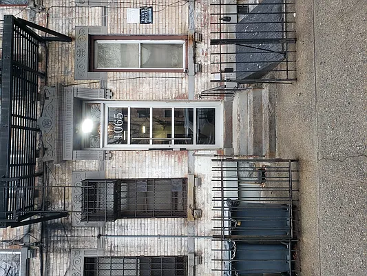 Rented by The Hamilton Group | media 8