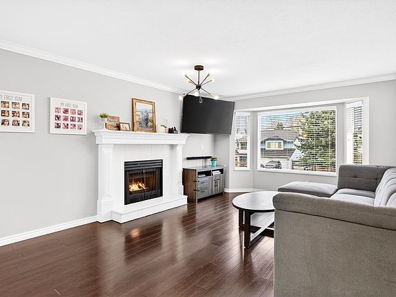 3rd image of 20126 Wanstead St