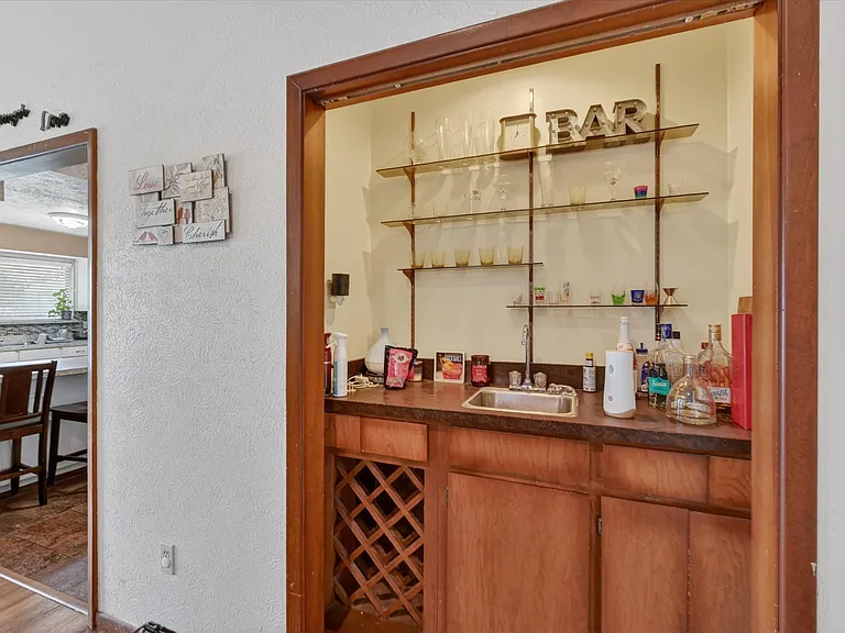 3921 Timberidge Dr — Photo 4