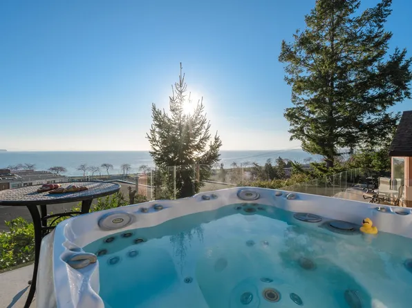14810 Prospect Ave, White Rock, BC V4B 2B1