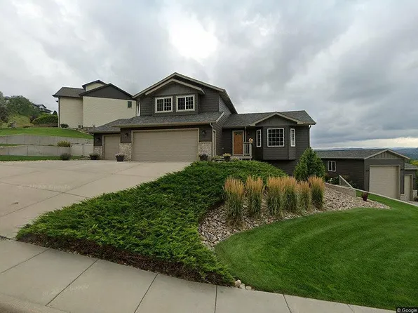 2049 Harney Dr, Rapid City, SD 57702