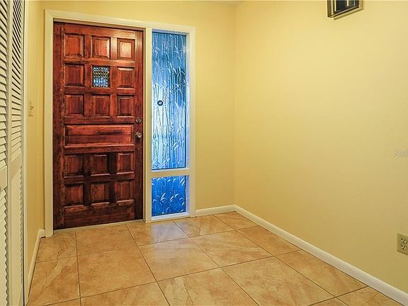 5th image of 22430 Albany Ave
