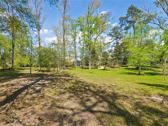 5th image of 70 Dogwood Dr